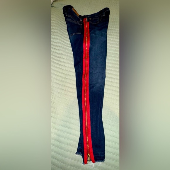 Etienne Marcel Jeans w/ red zipper. Raw hem. Size 27. GUC - Picture 15 of 16